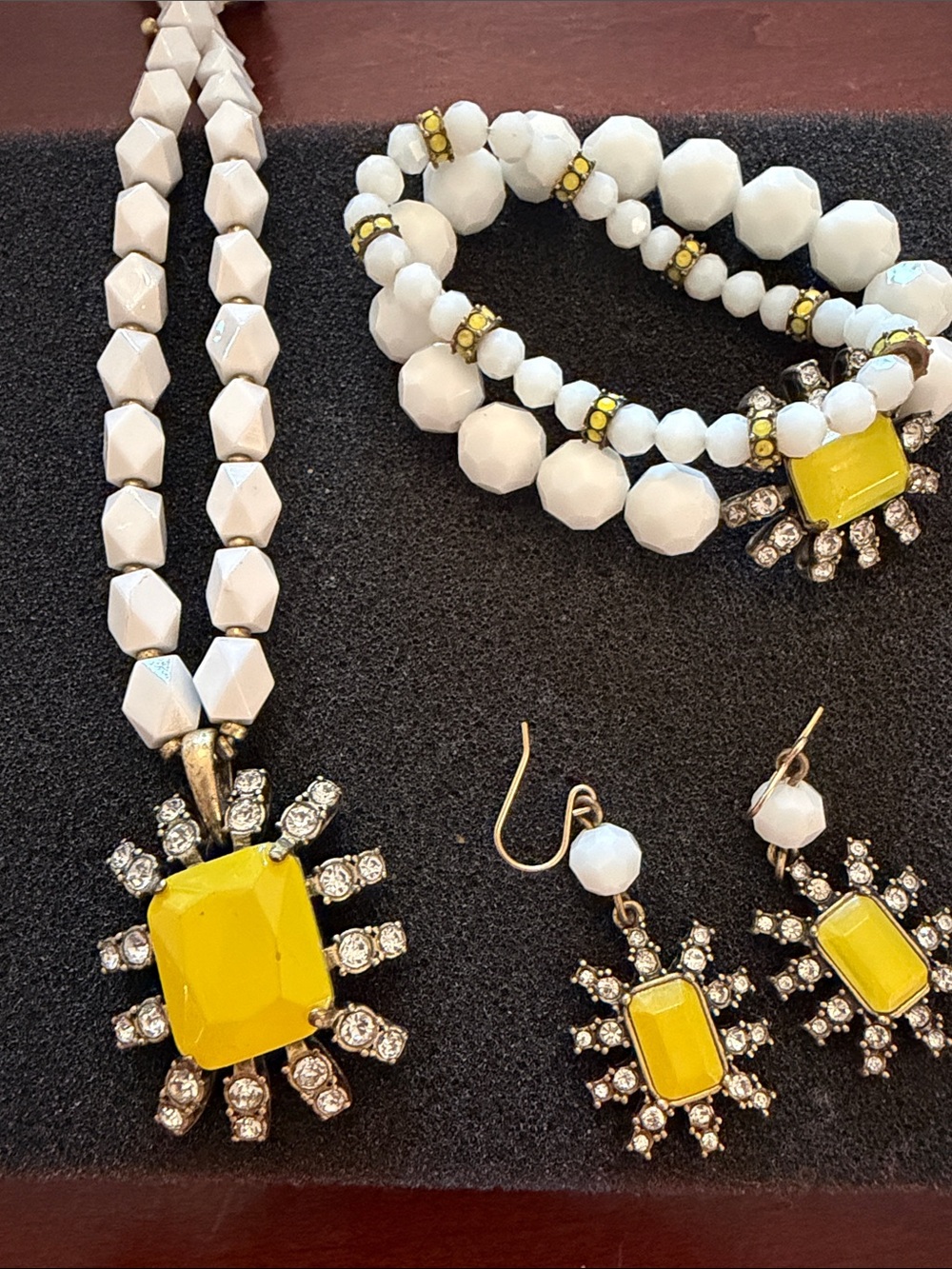 ANN TAYLOR Statement Necklace, Earrings & Bracelet Set in White & Yellow